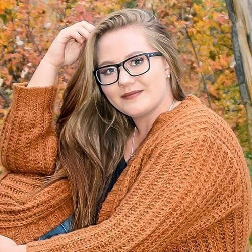 Bailey W., Cosmetologist / Color Specialist